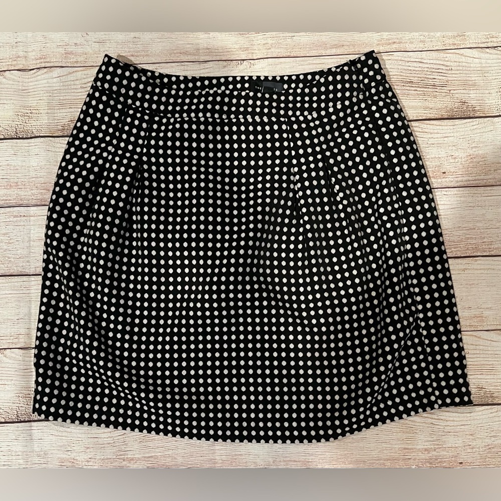 The Limited Size 4 Black & White Polka Dot A-Line Skirt Lined MSRP $59.95 EUC!